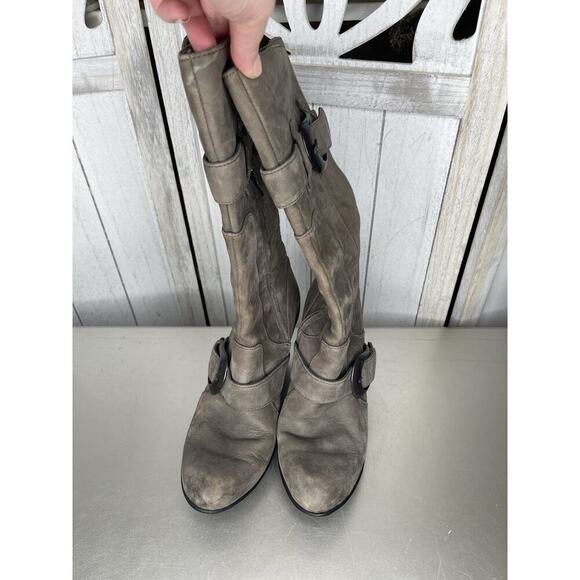 Born Crown Taupe Leather Mid Calf Heeled Riding Boot Distressed Size 8.5 - Picture 2 of 7